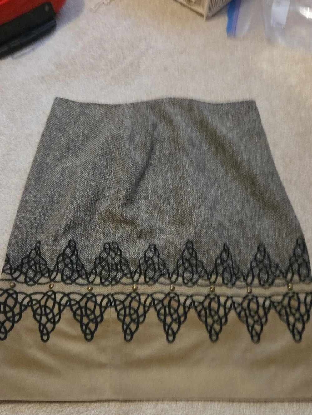 CARLISLE Vintage Skirt in Beige & Black US 16 Like New